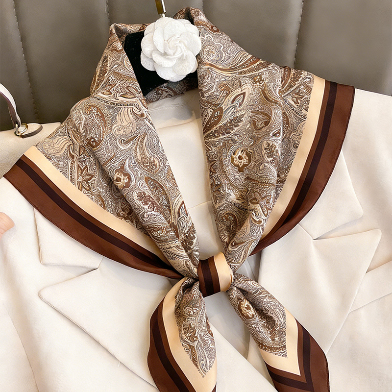 Luxury Women Silk Square Scarf - Luxury Bags Duffle avis et prix