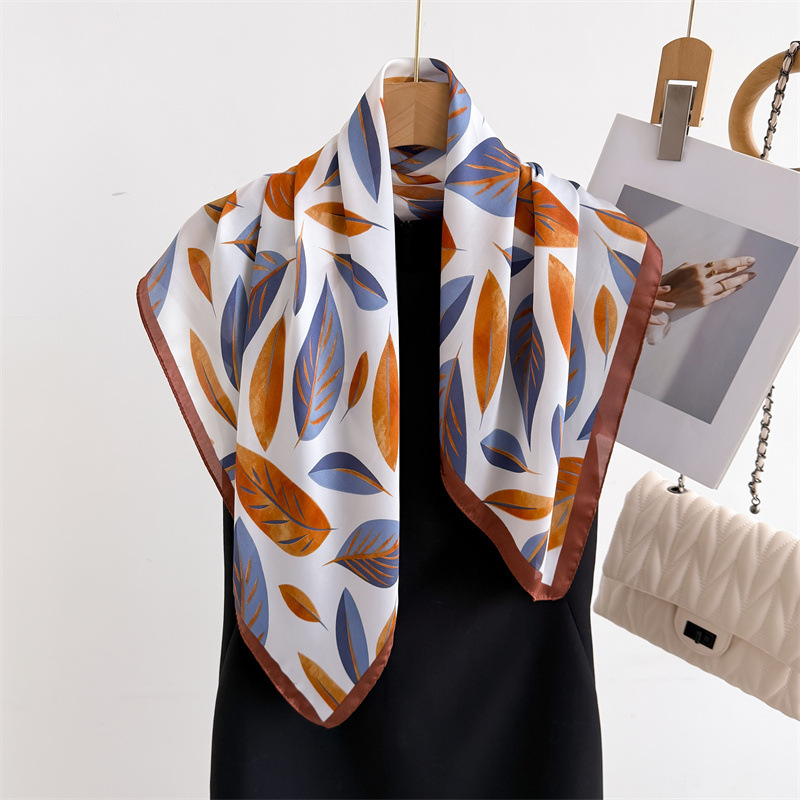 Luxury Brand Print 70cm Square - Luxury Bags Store avis et prix